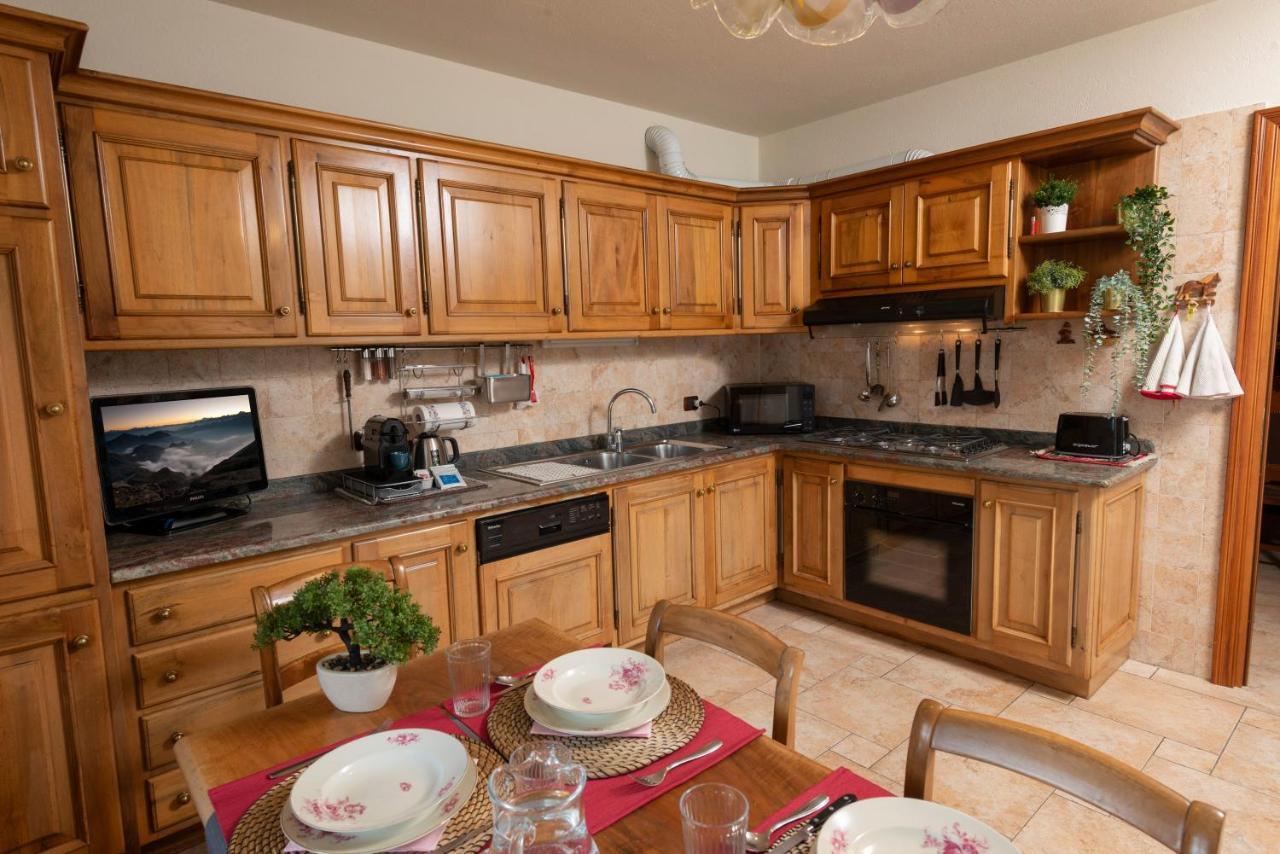 Villa Mara - Aosta - 200 Mq - Wifi - Jacuzzi - Parcheggio - Giardino Exteriér fotografie