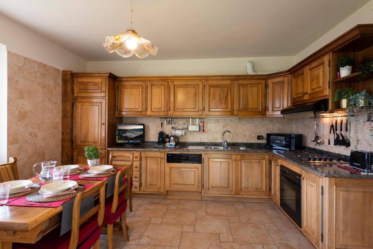 Villa Mara - Aosta - 200 Mq - Wifi - Jacuzzi - Parcheggio - Giardino Exteriér fotografie