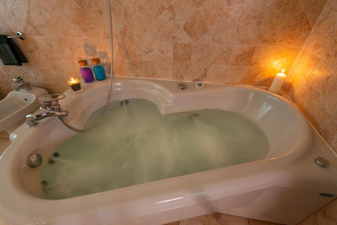 Villa Mara - Aosta - 200 Mq - Wifi - Jacuzzi - Parcheggio - Giardino Exteriér fotografie