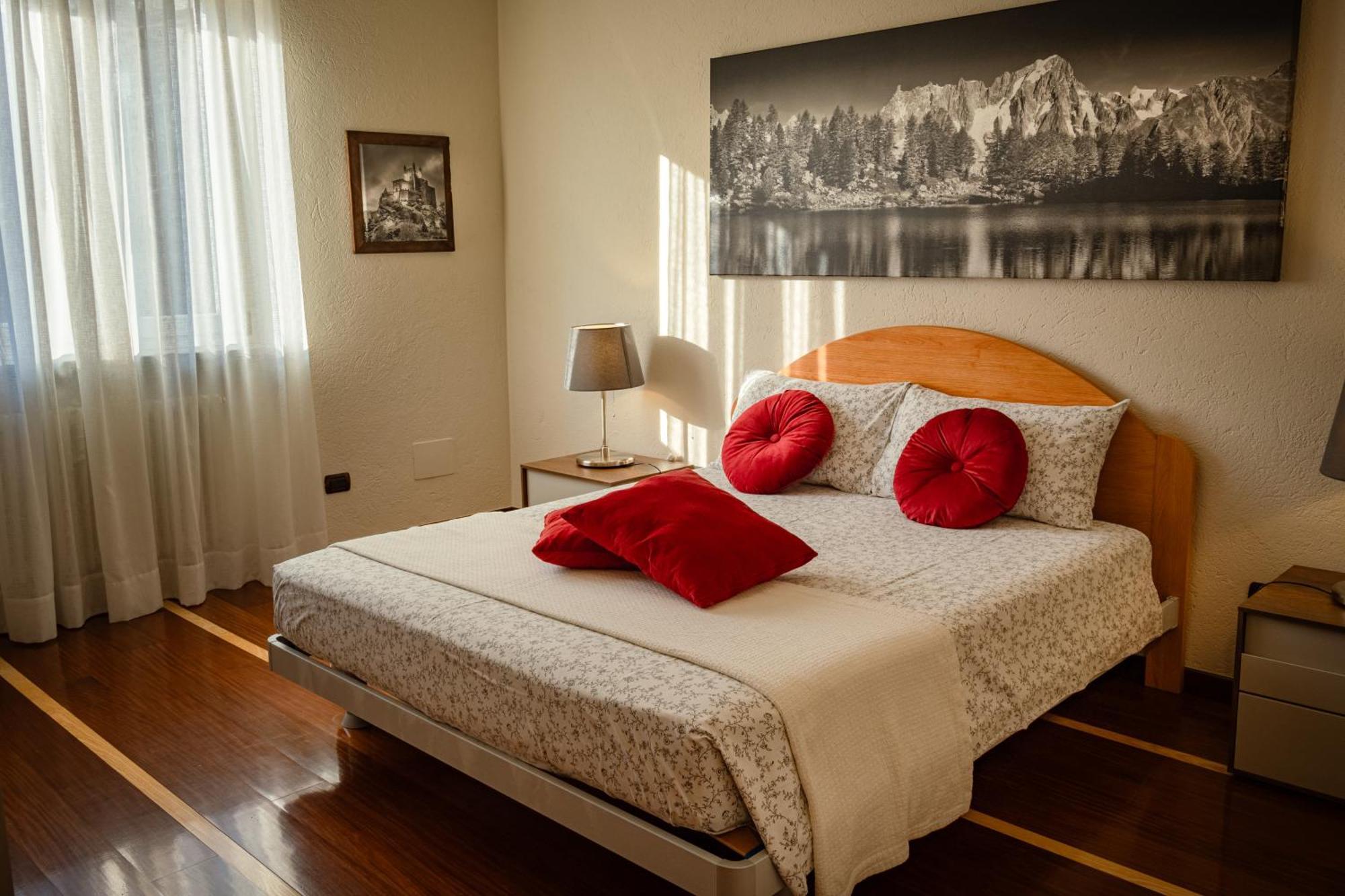 Villa Mara - Aosta - 200 Mq - Wifi - Jacuzzi - Parcheggio - Giardino Exteriér fotografie